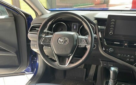 Toyota Camry, 2021 год, 2 999 900 рублей, 10 фотография