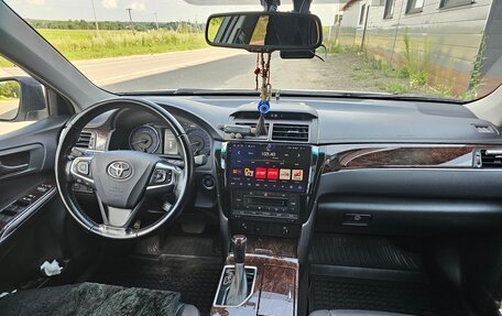 Toyota Camry, 2017 год, 2 450 000 рублей, 18 фотография