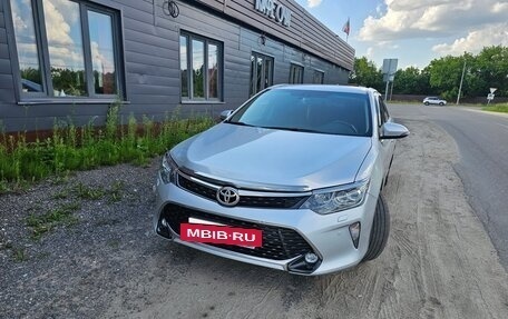 Toyota Camry, 2017 год, 2 450 000 рублей, 4 фотография