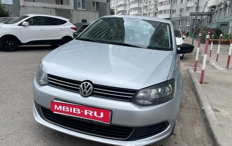 Volkswagen Polo VI (EU Market), 2013 год, 950 000 рублей, 4 фотография