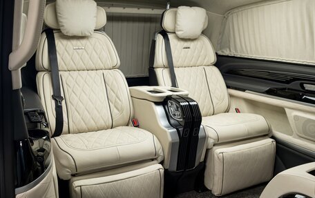 Mercedes-Benz V-Класс, 2024 год, 27 200 000 рублей, 3 фотография