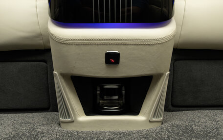 Mercedes-Benz V-Класс, 2024 год, 27 200 000 рублей, 35 фотография