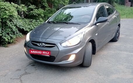 Hyundai Solaris II рестайлинг, 2011 год, 600 000 рублей, 7 фотография
