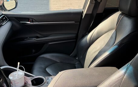 Toyota Camry, 2018 год, 2 750 000 рублей, 12 фотография