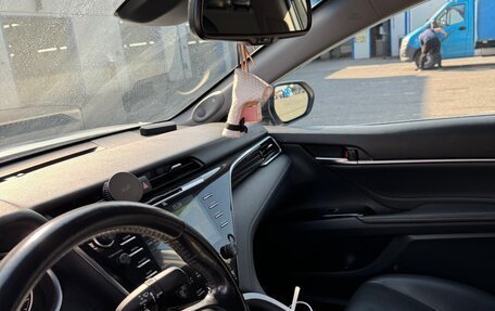 Toyota Camry, 2018 год, 2 750 000 рублей, 13 фотография