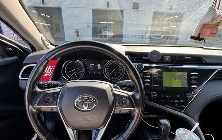 Toyota Camry, 2018 год, 2 750 000 рублей, 11 фотография