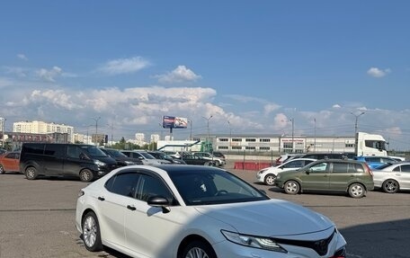 Toyota Camry, 2018 год, 2 750 000 рублей, 4 фотография