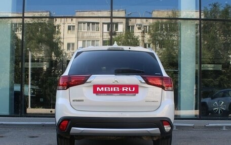 Mitsubishi Outlander III рестайлинг 3, 2018 год, 2 030 000 рублей, 6 фотография