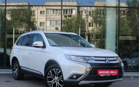 Mitsubishi Outlander III рестайлинг 3, 2018 год, 2 030 000 рублей, 3 фотография
