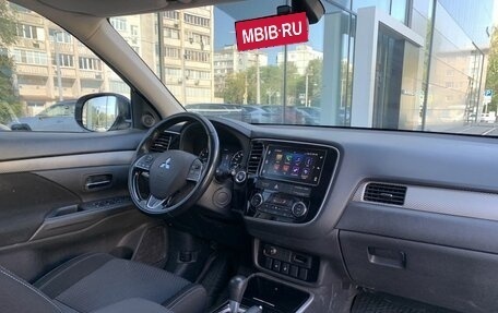 Mitsubishi Outlander III рестайлинг 3, 2018 год, 2 030 000 рублей, 9 фотография