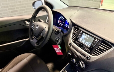 Hyundai Solaris II рестайлинг, 2017 год, 1 320 000 рублей, 10 фотография