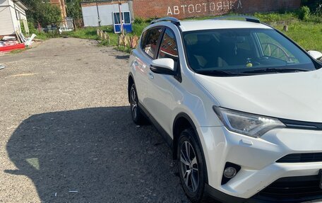 Toyota RAV4, 2017 год, 2 250 000 рублей, 2 фотография