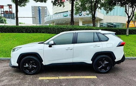 Toyota RAV4, 2022 год, 2 570 999 рублей, 4 фотография