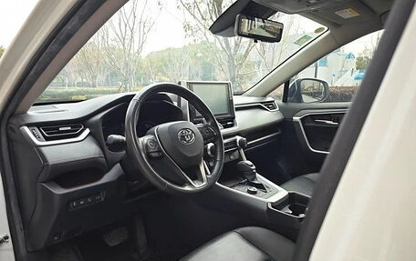 Toyota RAV4, 2022 год, 2 570 999 рублей, 7 фотография