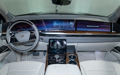 Cadillac Escalade V, 2025 год, 19 990 000 рублей, 22 фотография