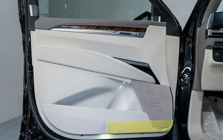 Cadillac Escalade V, 2025 год, 19 990 000 рублей, 14 фотография