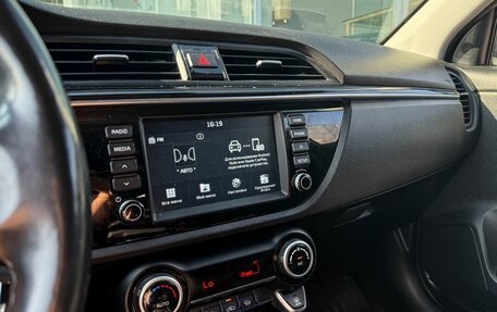 KIA Rio IV, 2018 год, 1 595 000 рублей, 19 фотография