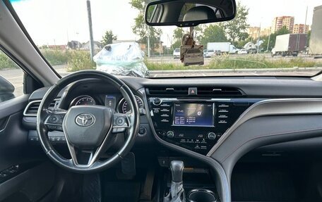 Toyota Camry, 2020 год, 2 400 000 рублей, 6 фотография