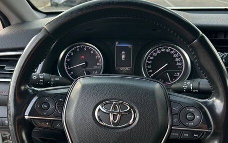 Toyota Camry, 2020 год, 2 400 000 рублей, 9 фотография