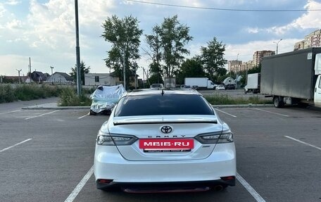 Toyota Camry, 2020 год, 2 400 000 рублей, 4 фотография