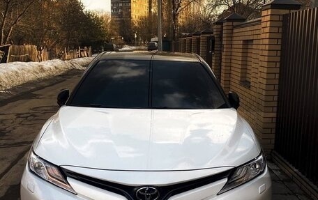 Toyota Camry, 2020 год, 2 400 000 рублей, 18 фотография