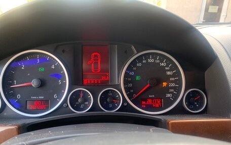 Volkswagen Touareg III, 2007 год, 1 050 000 рублей, 2 фотография