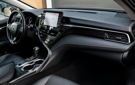 Toyota Camry, 2021 год, 3 197 000 рублей, 9 фотография