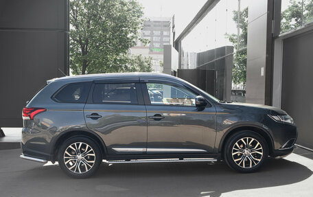 Mitsubishi Outlander III рестайлинг 3, 2015 год, 1 920 000 рублей, 4 фотография