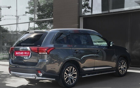 Mitsubishi Outlander III рестайлинг 3, 2015 год, 1 920 000 рублей, 5 фотография