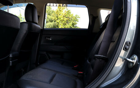 Mitsubishi Outlander III рестайлинг 3, 2015 год, 1 920 000 рублей, 10 фотография