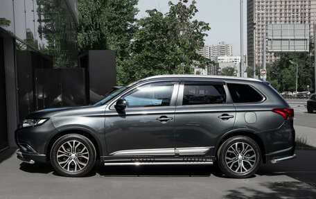 Mitsubishi Outlander III рестайлинг 3, 2015 год, 1 920 000 рублей, 8 фотография