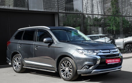 Mitsubishi Outlander III рестайлинг 3, 2015 год, 1 920 000 рублей, 3 фотография