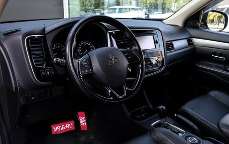 Mitsubishi Outlander III рестайлинг 3, 2015 год, 1 920 000 рублей, 14 фотография