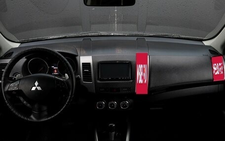 Mitsubishi Outlander III рестайлинг 3, 2010 год, 1 030 000 рублей, 11 фотография