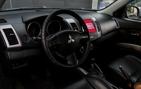Mitsubishi Outlander III рестайлинг 3, 2010 год, 1 030 000 рублей, 13 фотография