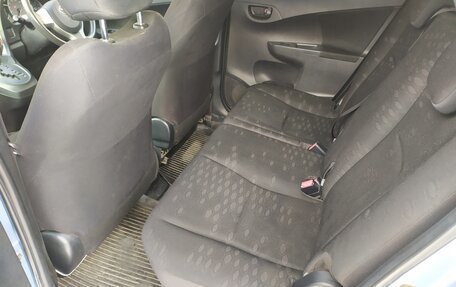 Toyota Ractis II, 2010 год, 750 000 рублей, 11 фотография