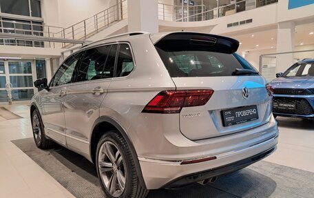 Volkswagen Tiguan II, 2018 год, 2 780 000 рублей, 8 фотография