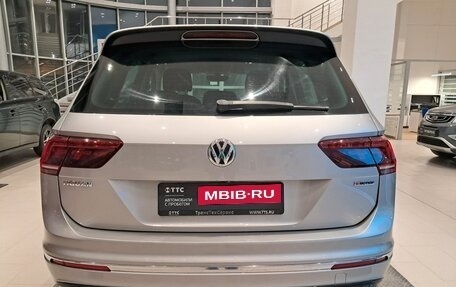 Volkswagen Tiguan II, 2018 год, 2 780 000 рублей, 7 фотография