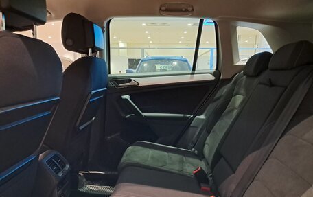 Volkswagen Tiguan II, 2018 год, 2 780 000 рублей, 15 фотография