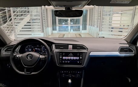 Volkswagen Tiguan II, 2018 год, 2 780 000 рублей, 17 фотография
