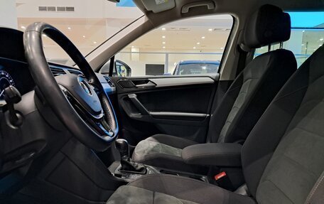 Volkswagen Tiguan II, 2018 год, 2 780 000 рублей, 20 фотография