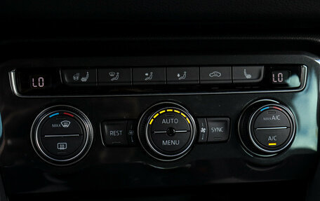 Volkswagen Tiguan II, 2019 год, 2 495 000 рублей, 17 фотография