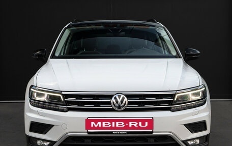 Volkswagen Tiguan II, 2019 год, 2 495 000 рублей, 2 фотография