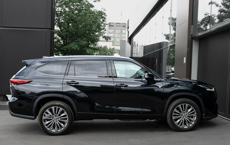 Toyota Highlander, 2023 год, 5 200 000 рублей, 4 фотография