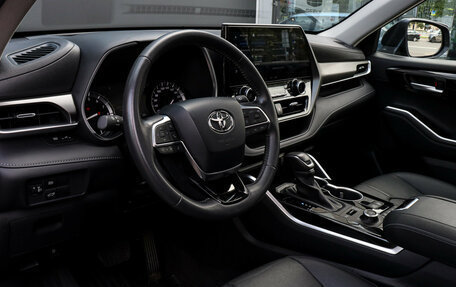 Toyota Highlander, 2023 год, 5 200 000 рублей, 15 фотография