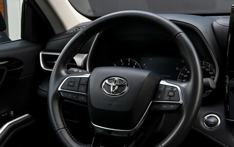Toyota Highlander, 2023 год, 5 200 000 рублей, 13 фотография