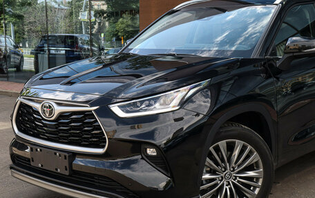 Toyota Highlander, 2023 год, 5 200 000 рублей, 25 фотография