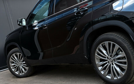 Toyota Highlander, 2023 год, 5 200 000 рублей, 24 фотография