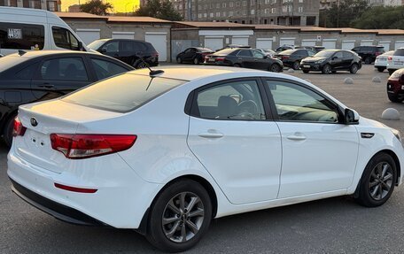 KIA Rio III рестайлинг, 2017 год, 860 000 рублей, 4 фотография