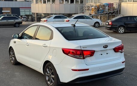 KIA Rio III рестайлинг, 2017 год, 860 000 рублей, 3 фотография
